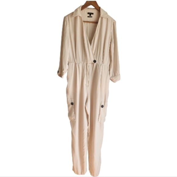 Massimo Dutti Cream Jumpsuit with Button Details Sz‎ 8 Vneck Faux Wrap